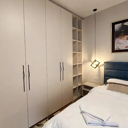 Vimanis Apartment *